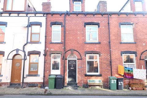 2 bedroom house to rent, Whingate Grove, Armley, Leeds, UK, LS12