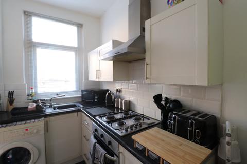 2 bedroom house to rent, Whingate Grove, Armley, Leeds, UK, LS12