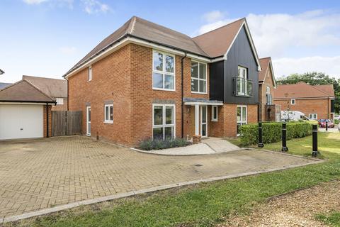4 bedroom detached house for sale, Archer Grove, Reading RG2