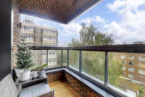 2 bedroom apartment for sale, Upper Richmond Road, SW15