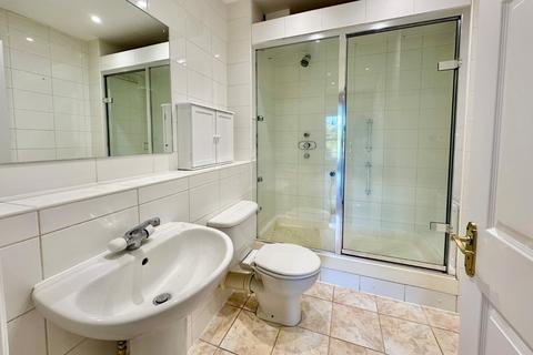 2 bedroom apartment for sale, Crossways, Beaconsfield, Buckinghamshire, HP9