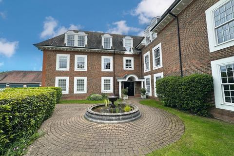 2 bedroom apartment for sale, Crossways, Beaconsfield, Buckinghamshire, HP9