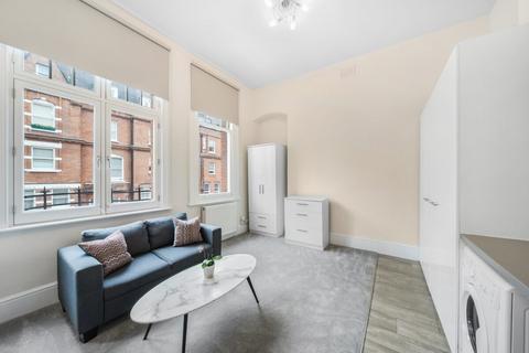 Studio to rent, Egerton Gardens, Knightsbridge SW3