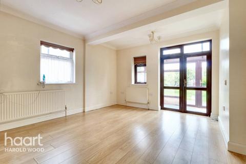 9 David Drive, Romford, RM3 0YA