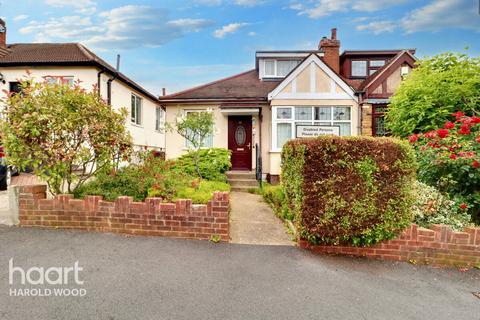 9 David Drive, Romford, RM3 0YA