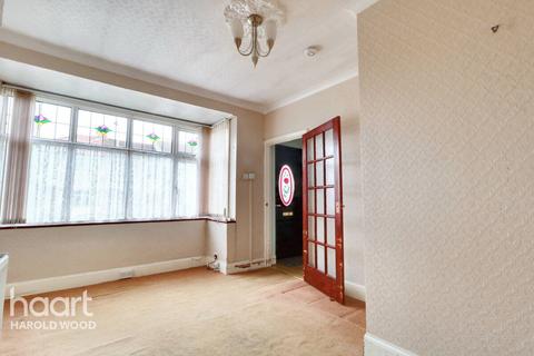 9 David Drive, Romford, RM3 0YA