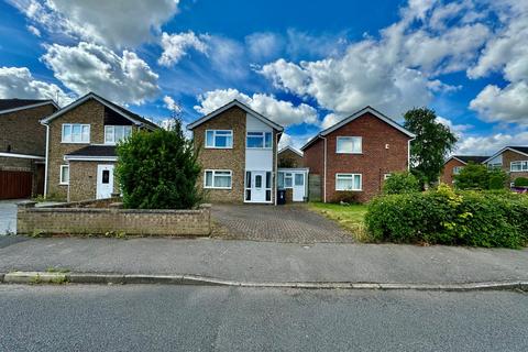 3 bedroom detached house for sale, St Crispins Way, Raunds, Wellingborough, NN9