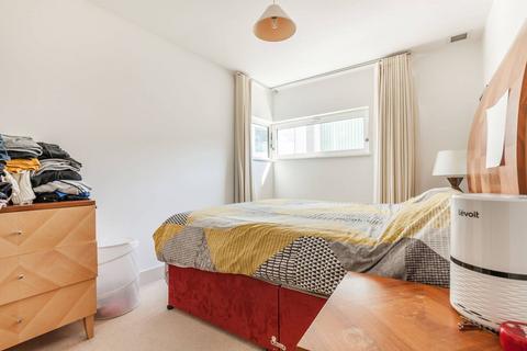 1 bedroom flat to rent, Empire Square, Borough, London, SE1
