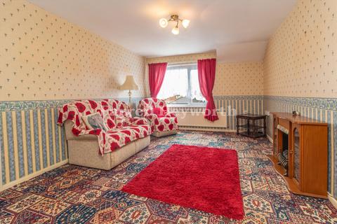 2 bedroom flat for sale, Maple Road, Preston PR3