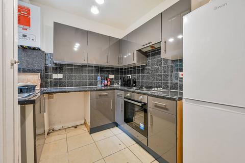 2 bedroom flat for sale, Gunnersbury Court, Acton, London, W3