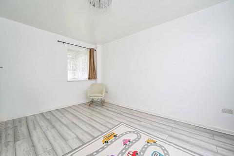 2 bedroom flat for sale, Gunnersbury Court, Acton, London, W3