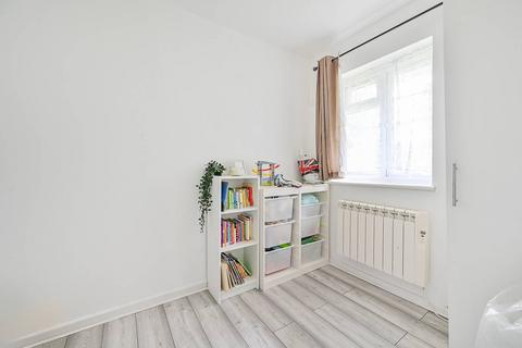 2 bedroom flat for sale, Gunnersbury Court, Acton, London, W3