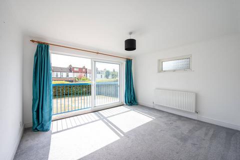 2 bedroom flat for sale, Beaufort House, Raynes Park, London, SW20