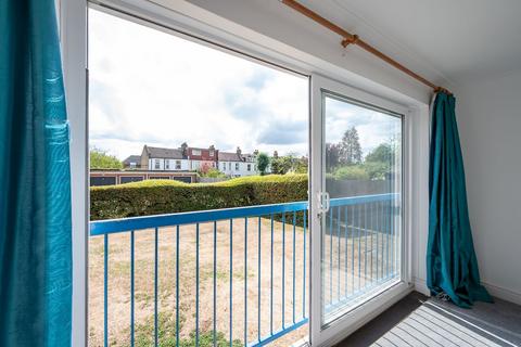 2 bedroom flat for sale, Beaufort House, Raynes Park, London, SW20