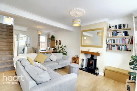 3 bedroom terraced house for sale, Douglas Road, Hornchurch, RM11 1AR