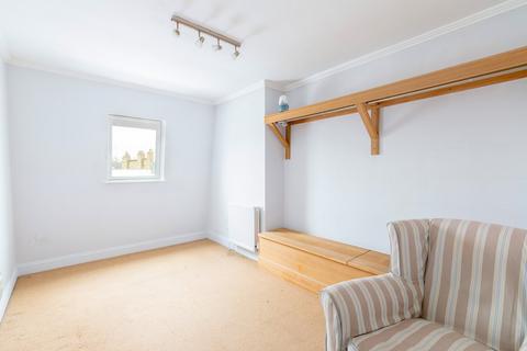 2 bedroom flat to rent, Sinclair Road, Hammersmith W14