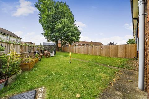12 Spreckley Close, Henlow, SG16 6HY