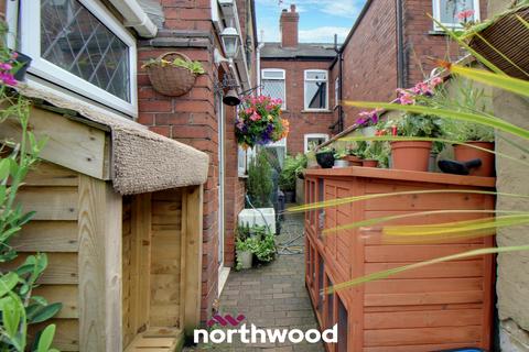 3 bedroom terraced house for sale, Field Road, Doncaster DN8