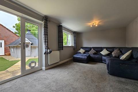 3 bedroom detached house to rent, Wilson Gardens, West Wick