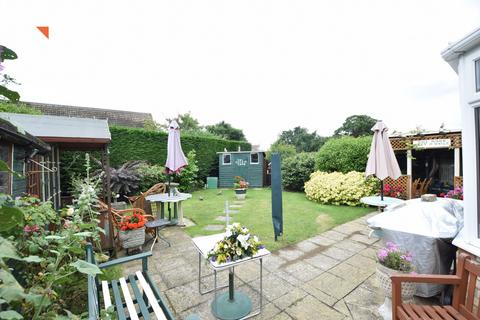 2 bedroom detached bungalow for sale, Grenfell Avenue, Holland-on-Sea