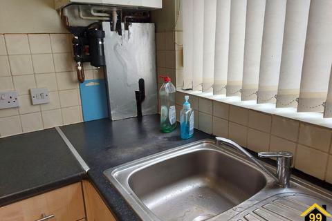 2 bedroom terraced house to rent, Parry Street, Leicester, LE5