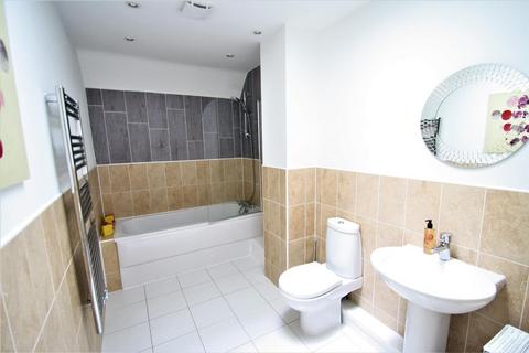 2 bedroom flat to rent, Harrogate Road, Leeds, West Yorkshire, UK, LS17