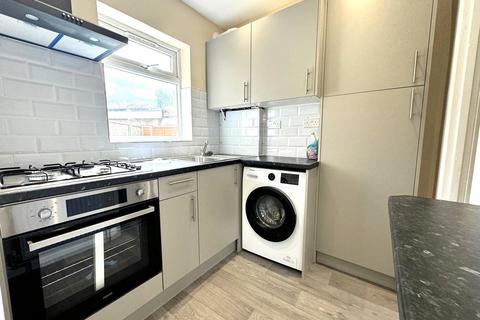 1 bedroom maisonette for sale, Dawley Road, Hayes, Greater London, UB3