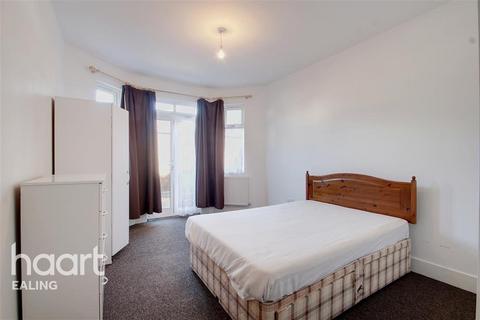 House share to rent, Hinton Road, UB8