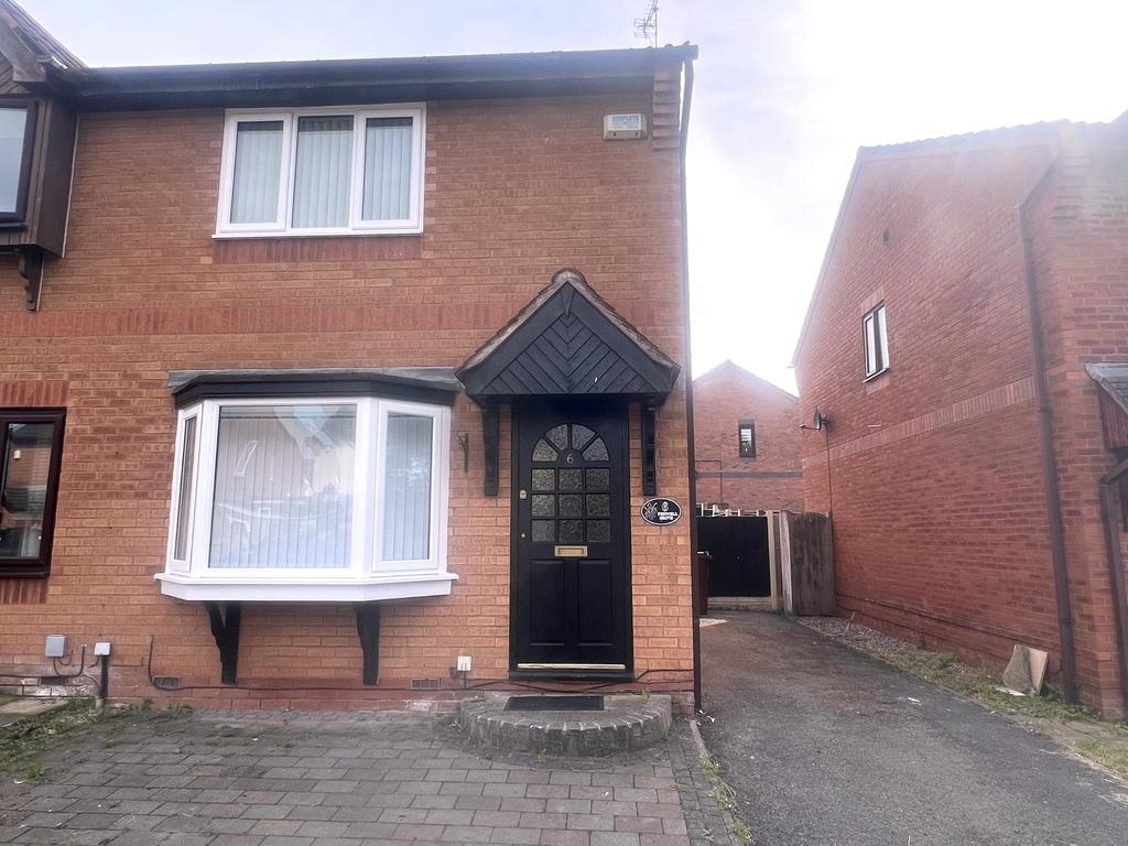 Pennell Drive, Worsley Mesnes, Wigan... 2 bed semidetached house to