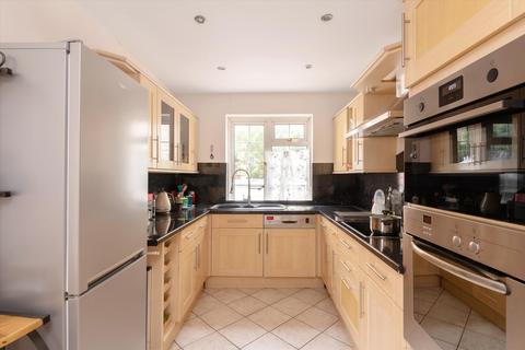 5 Robert Close, London, W9 1BY