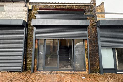 Warehouse to rent, Norwood High Street, London SE27