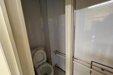 Property to rent, Holtshill Lane, Walsall, West Midlands
