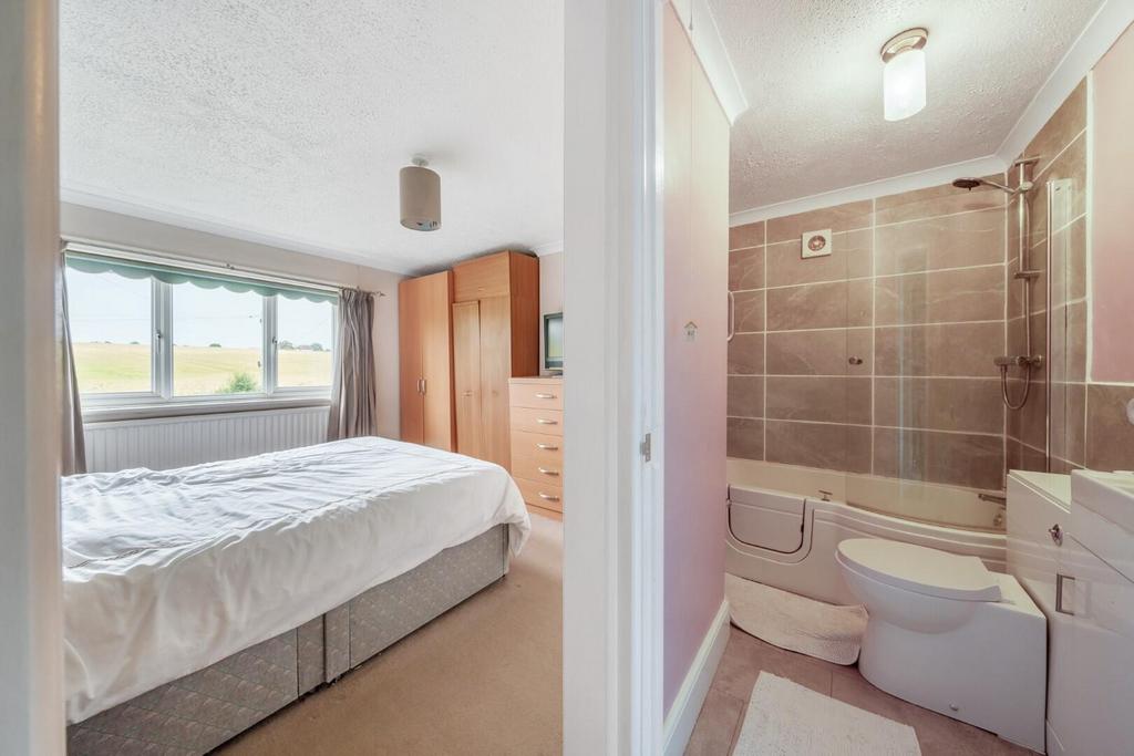 Bedroom One and En-Suite (Large).jpg