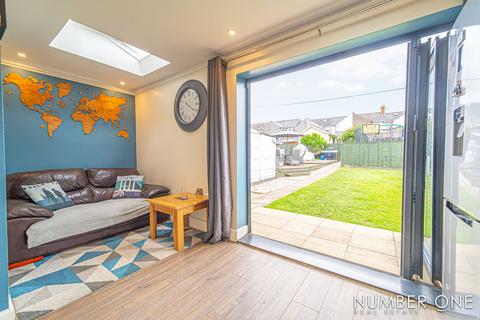9 Clairwain, New Inn, Pontypool, NP4 0QA