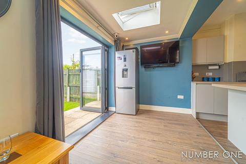 9 Clairwain, New Inn, Pontypool, NP4 0QA