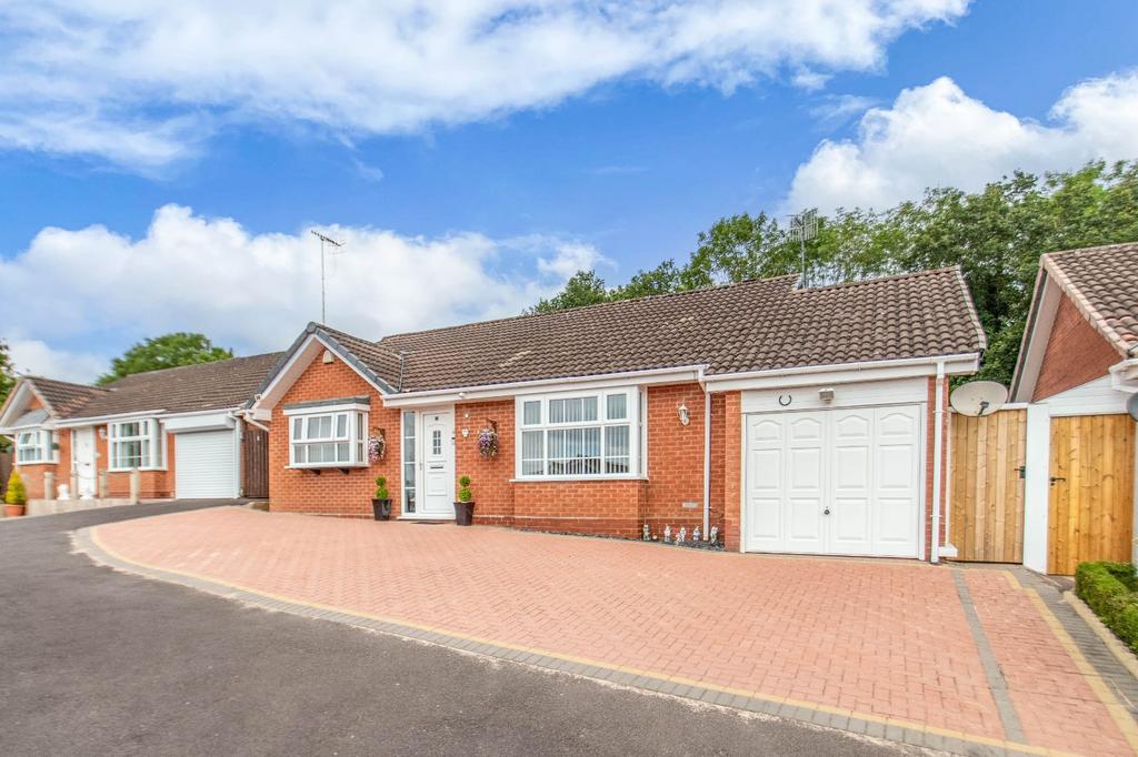 Wordsley Close, Redditch... 2 bed bungalow for sale £425,000