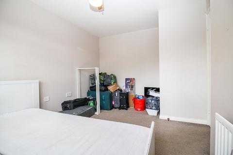 3 bedroom house to rent, Stanningley Road, Stanningley, Leeds, West Yorkshire, LS28