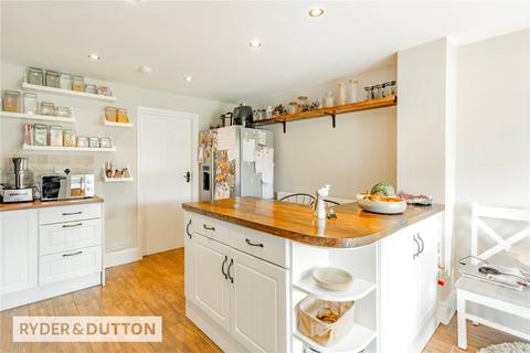 125 Delph Lane, Delph, Oldham, OL3 5UT