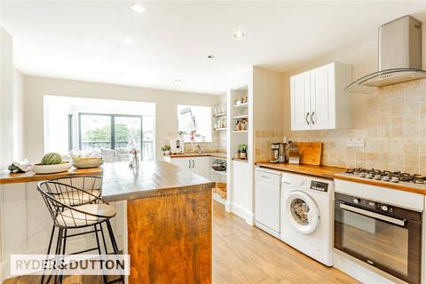 125 Delph Lane, Delph, Oldham, OL3 5UT