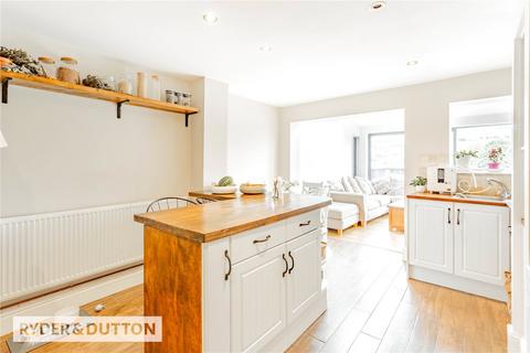 125 Delph Lane, Delph, Oldham, OL3 5UT