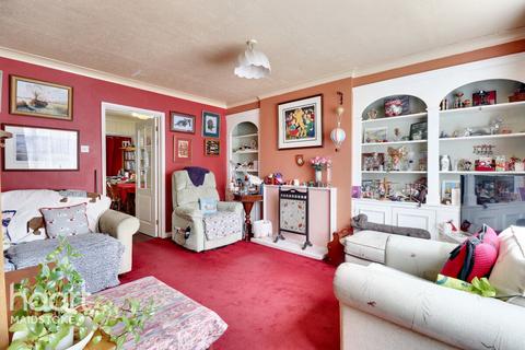 3 bedroom semi-detached house for sale, Halstead Walk, Maidstone