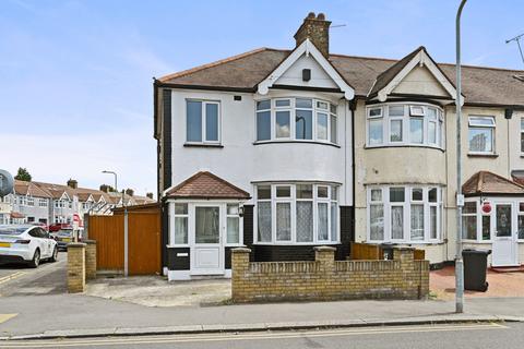 3 bedroom detached house for sale, South Park Road, London IG1