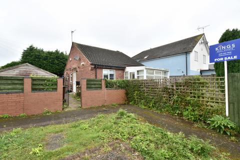 2 bedroom bungalow for sale, Fairway Road South, Shepshed, Leicestershire, LE12 9HA