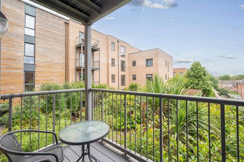 3 bedroom flat for sale, Mornington Close, Colindale, London, NW9