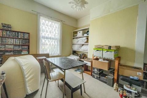 5 bedroom end of terrace house for sale, 90 Canterbury Road, Margate, Kent, CT9 5DF