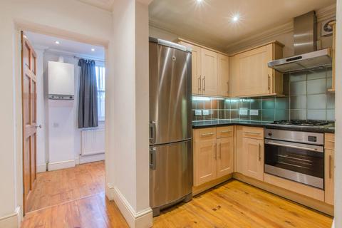 2 bedroom flat to rent, Shooters Hill Road, Blackheath, London, SE3