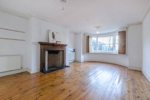 2 bedroom flat to rent, Shooters Hill Road, Blackheath, London, SE3