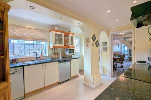 30 Fruen Road, Feltham, TW14 9NR