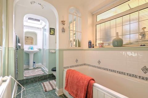 30 Fruen Road, Feltham, TW14 9NR