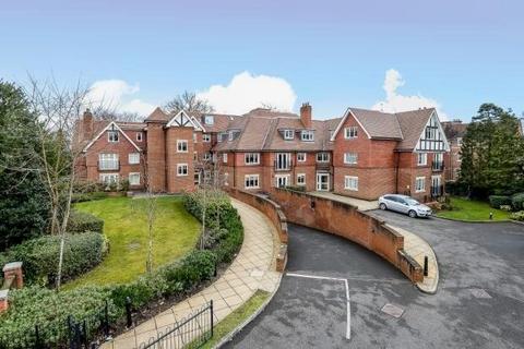 2 bedroom apartment to rent, Weybridge, KT13